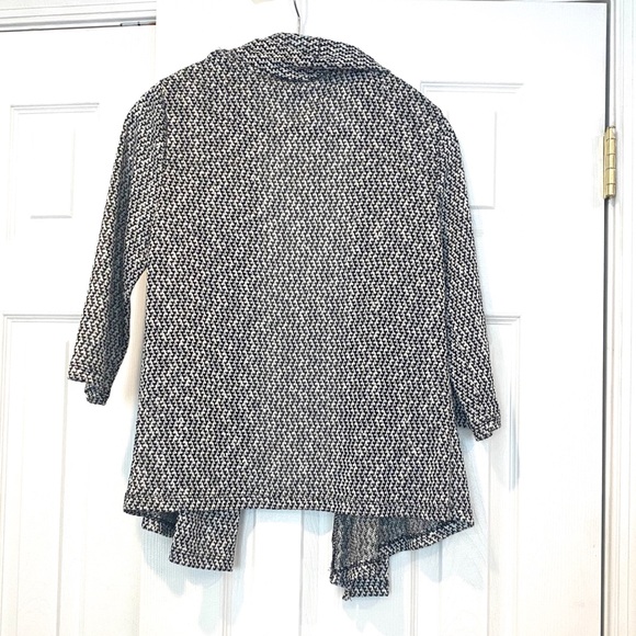 Bar III Black White Pattern Cardigan Sz M - Picture 4 of 4